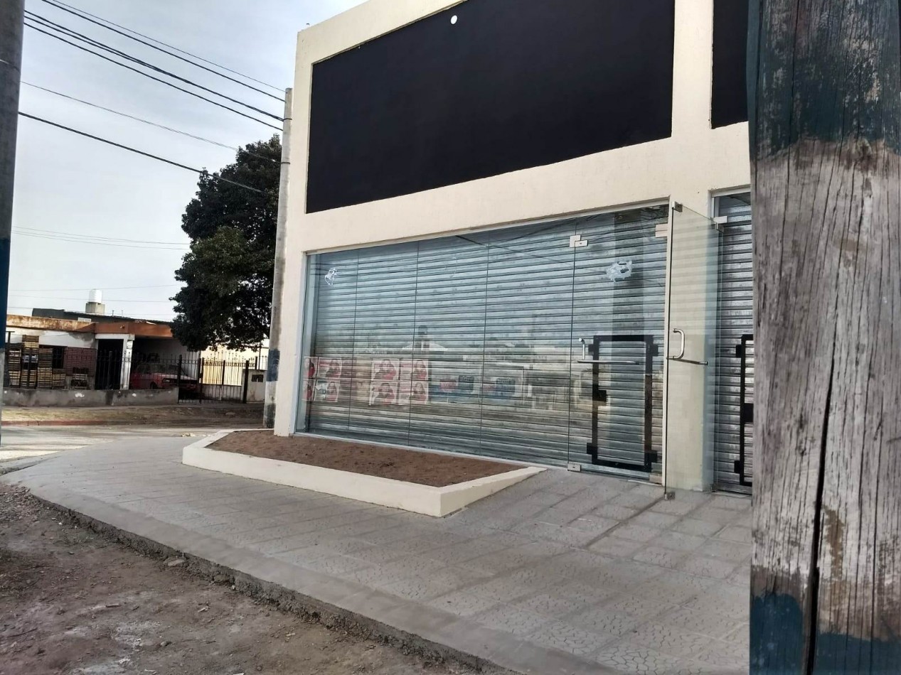 LOCAL COMERCIAL EN VENTA SOBRE AV. PETIROSSI