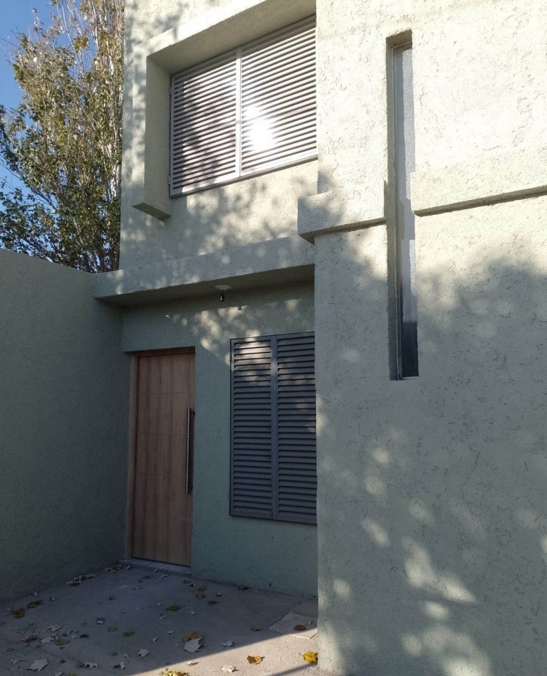HERMOSO DUPLEX EN ALQUILER Bo LOS NARANJOS
